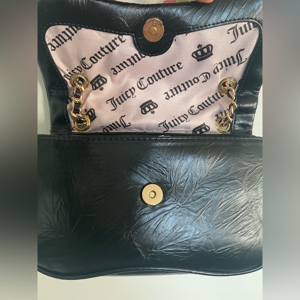Juicy Couture Fashion Vibe Flap Crossbody Black Chain Strap Logo Textured NWT - Picture 7 of 16